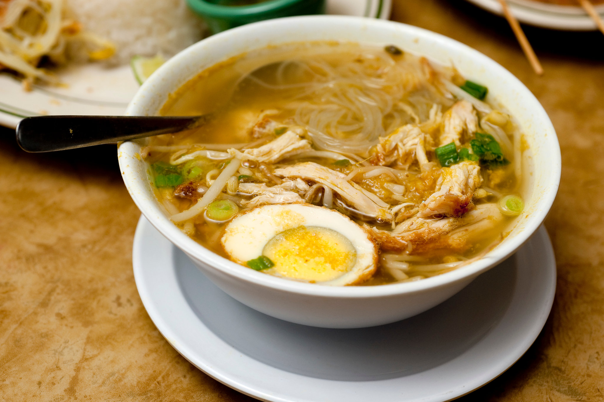 Soto Ayam Niki Sari: Kenikmatan Harian di Jantung Cilacap